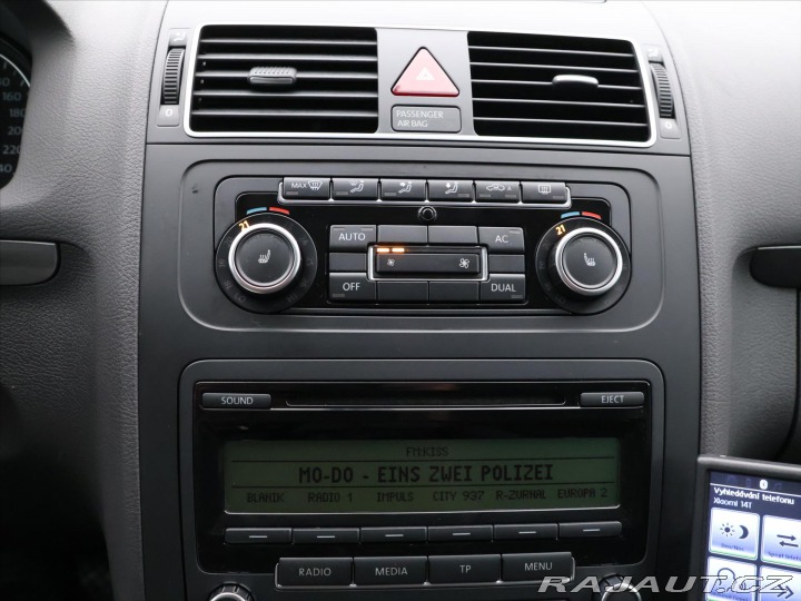 Volkswagen Touran 1,6 TDI 77kW DSG Comfortl 2011