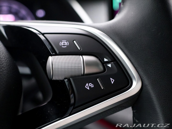 Škoda Octavia 1,5 TSI 110kW Top Select. 2025