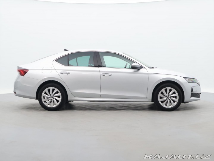 Škoda Octavia 1,5 TSI 110kW Top Select. 2025