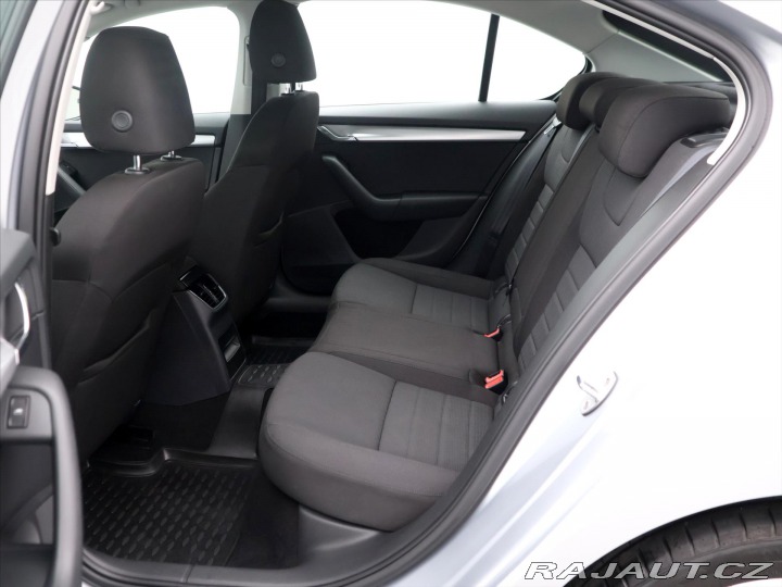 Škoda Octavia 1,6 TDI 77 kW Elegance Au 2014