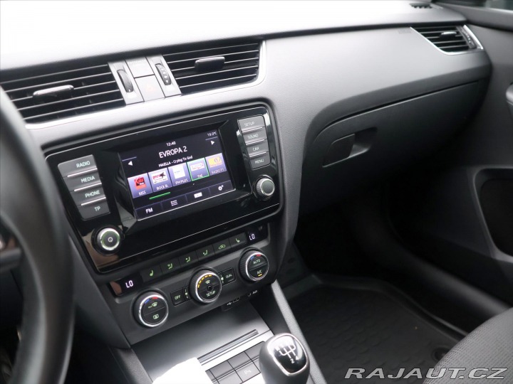 Škoda Octavia 1,6 TDI 77 kW Elegance Au 2014