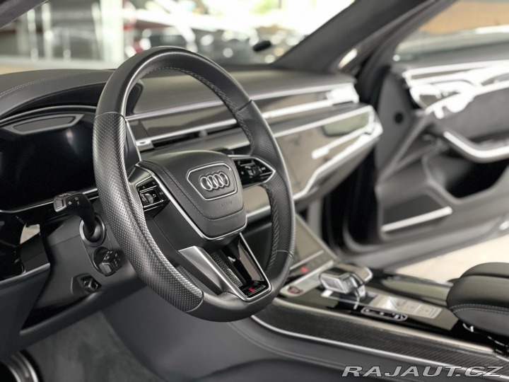 Audi S8 1800