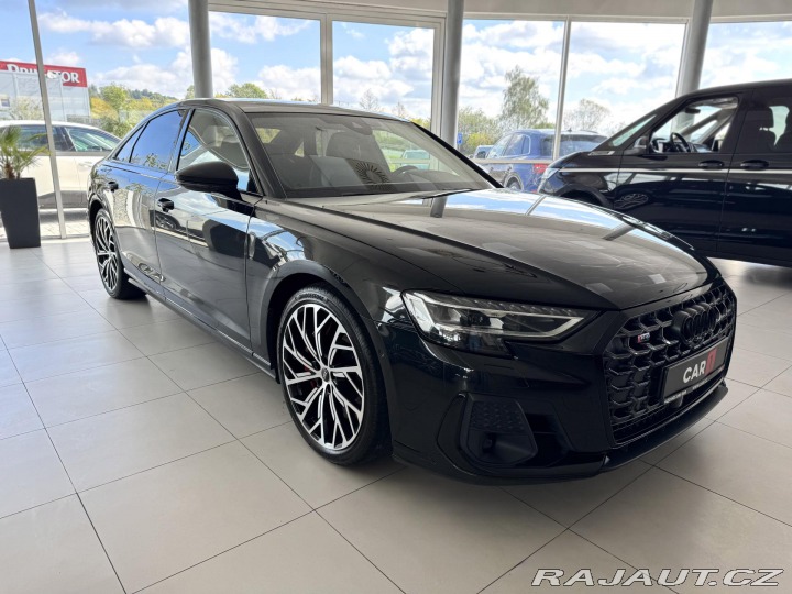 Audi S8 1800