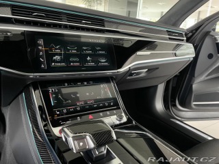 Audi S8  1800