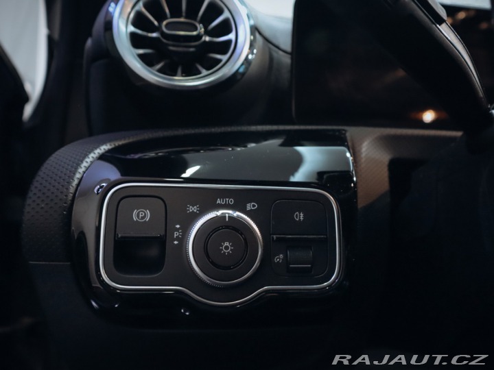 Mercedes-Benz A A 200 AMG 2022