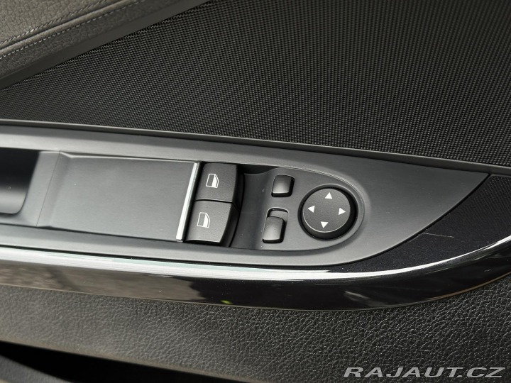 BMW 6 640d Coupé 8AT 230kW Head 2012