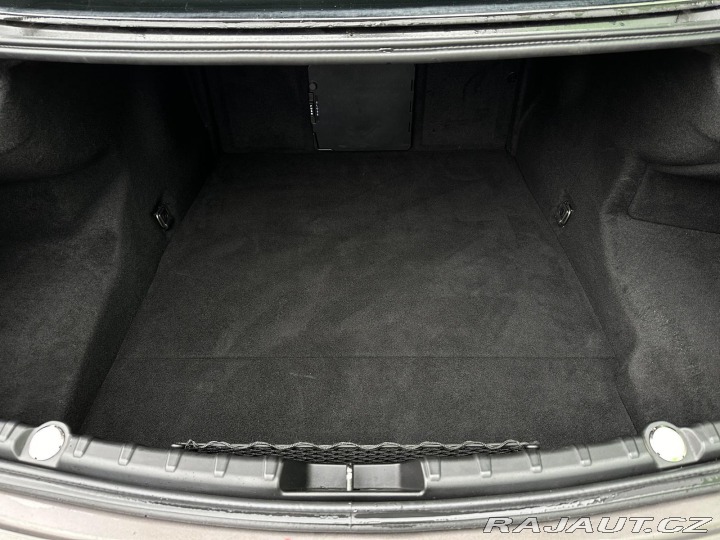BMW 6 640d Coupé 8AT 230kW Head 2012