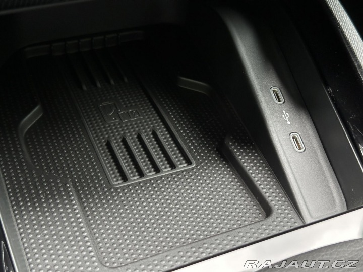 Škoda Kamiq 1.0TSi DSG Monte Carlo 11 2025
