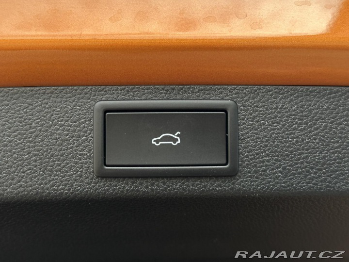 Škoda Karoq 1.5TSi Top & Selectio 2025