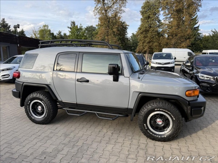 Toyota FJ 4,0 2013