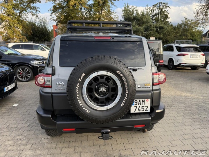 Toyota FJ 4,0 2013