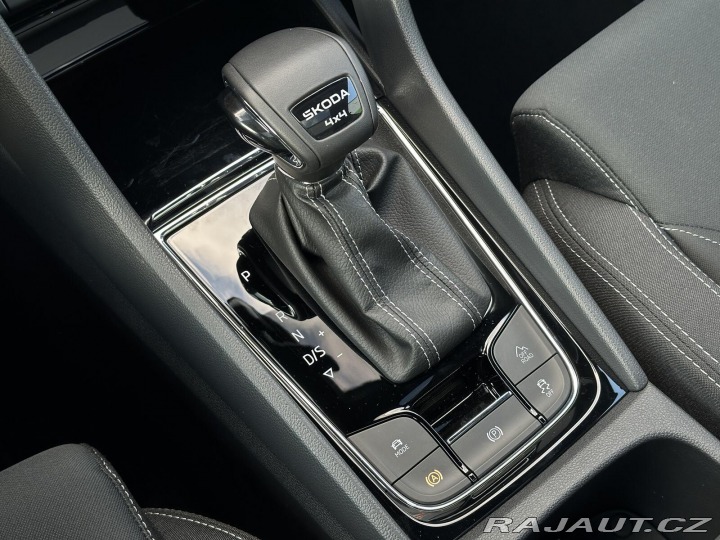 Škoda Karoq 2.0TDi 4x4 DSG Sportline 2026