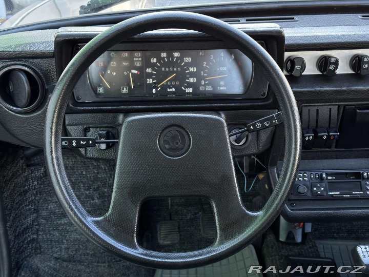 Škoda Rapid 130 5speed 43kW Autorádio 1988