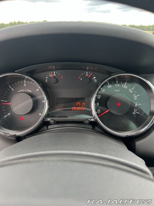 Peugeot 5008 2,0 HDi 110 kW 2011