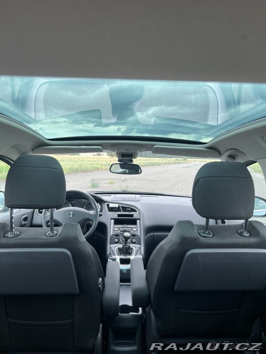 Peugeot 5008 2,0 HDi 110 kW 2011