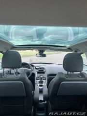 Peugeot 5008 2,0 HDi 110 kW 2011