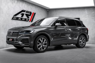 Volkswagen Touareg V6 3,0TDI Vzduch LED Tažn