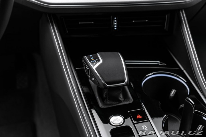 Volkswagen Touareg V6 3,0TDI Vzduch LED Tažn 2024