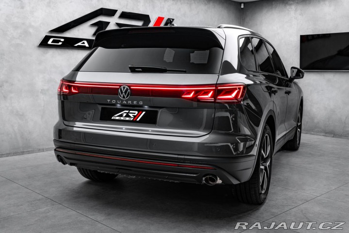 Volkswagen Touareg V6 3,0TDI Vzduch LED Tažn 2024