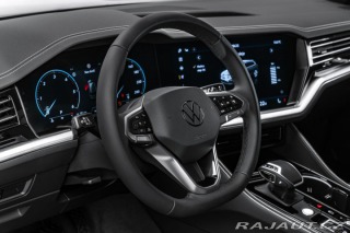 Volkswagen Touareg V6 3,0TDI Vzduch LED Tažn 2024