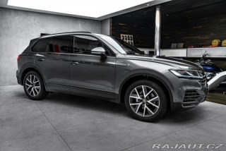 Volkswagen Touareg V6 3,0TDI Vzduch LED Tažn 2024