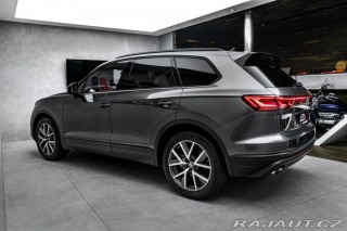 Volkswagen Touareg V6 3,0TDI Vzduch LED Tažn 2024