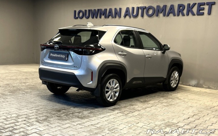 Toyota Yaris Cross 1,5 Hybrid AT Comfort 2024