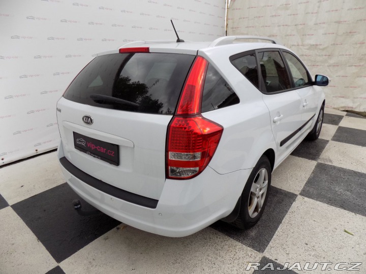 Kia Ceed 1.6GDi/2.Maj.ČR/Klimatiza 2012