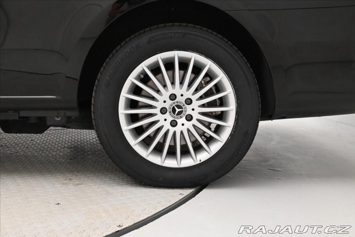 Mercedes-Benz V 2,0 300D 174kW XL Avantga 2025
