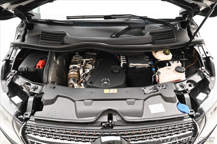 Mercedes-Benz V 2,0 300D 174kW XL Avantga 2025