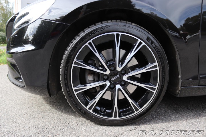 Volvo V40 Volvo V40 R-Design 140kW 2019