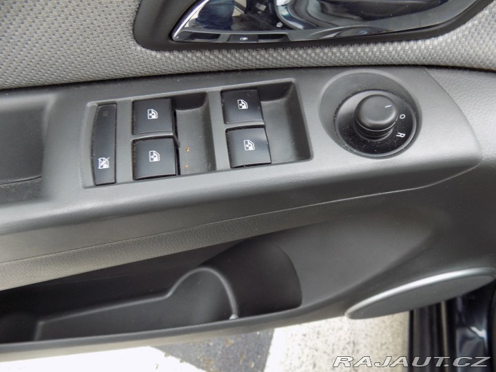 Chevrolet Cruze 1.8i/16V/Klimatizace/ČR/ 2011