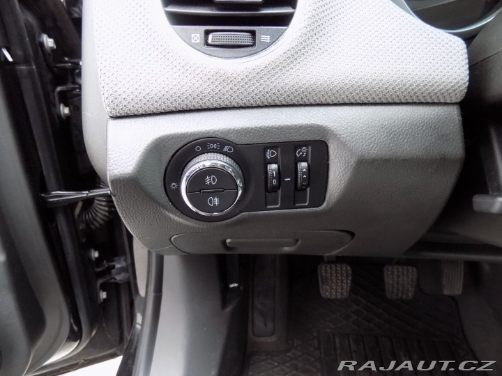 Chevrolet Cruze 1.8i/16V/Klimatizace/ČR/ 2011