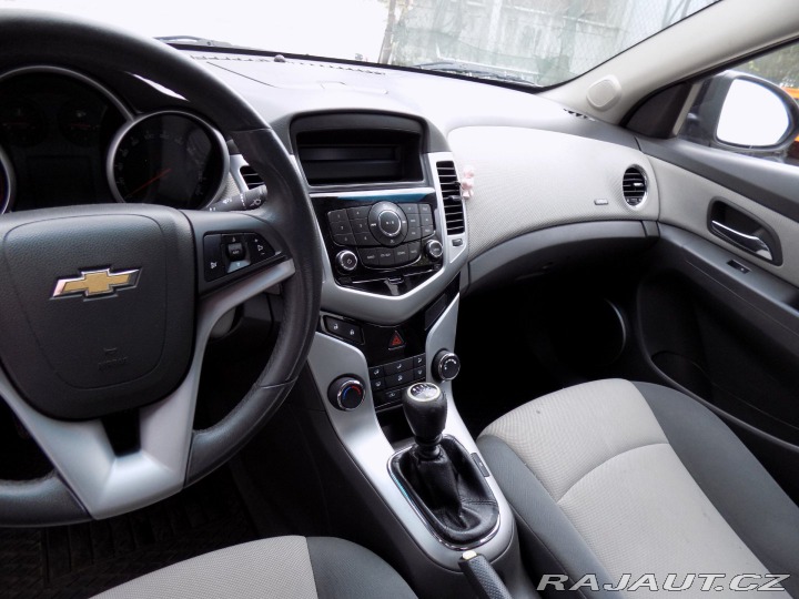 Chevrolet Cruze 1.8i/16V/Klimatizace/ČR/ 2011