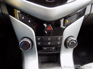 Chevrolet Cruze 1.8i/16V/Klimatizace/ČR/ 2011