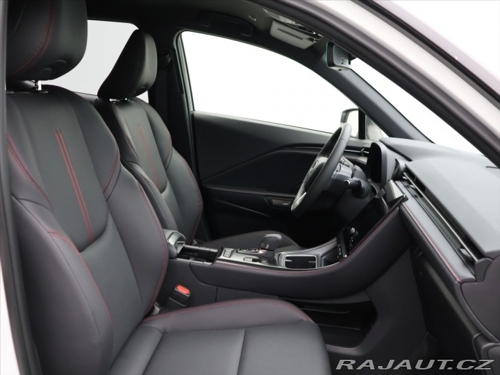 Lexus Ostatní modely LBX 1.5 HEV 67 kW Emotion CZ 2024