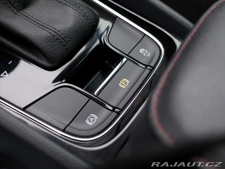 Škoda Karoq 1,6 TDI DSG Style Sport N 2018