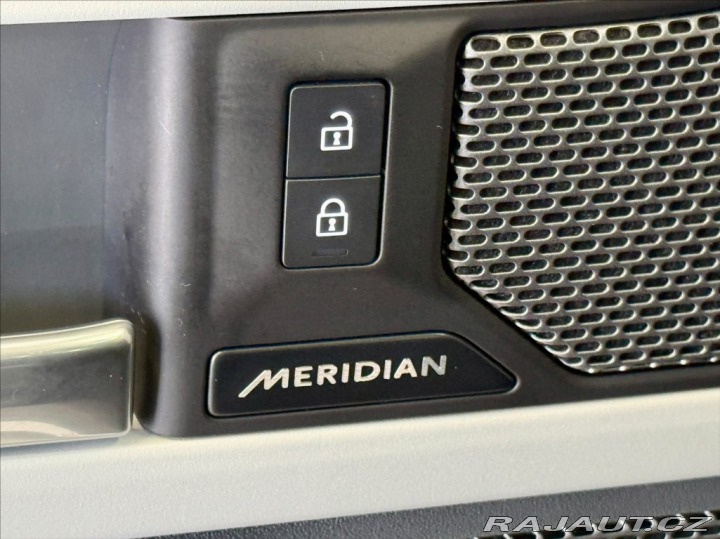 Land Rover Defender 3,0 110 SE D200 2024