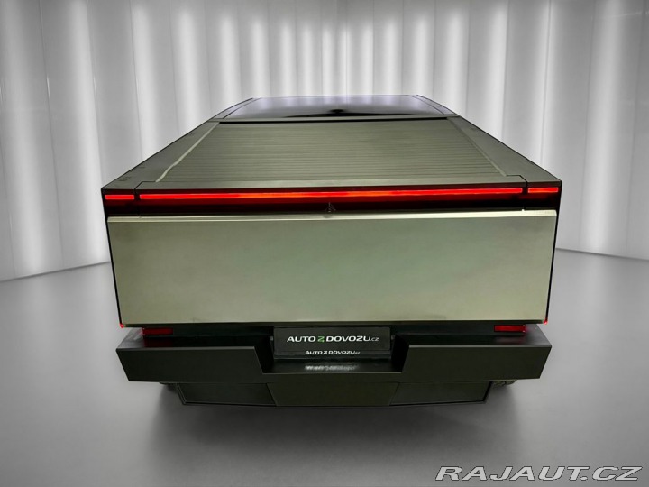 Tesla Ostatní modely AWD 438 KW FOUNDATION SER 2024