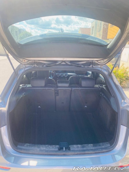 Mercedes-Benz A A180 Original Service Boo 2018