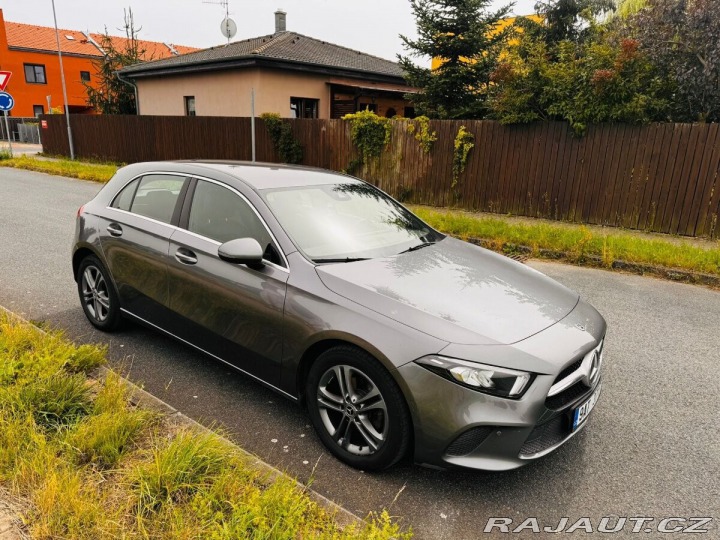 Mercedes-Benz A A180 Original Service Boo 2018
