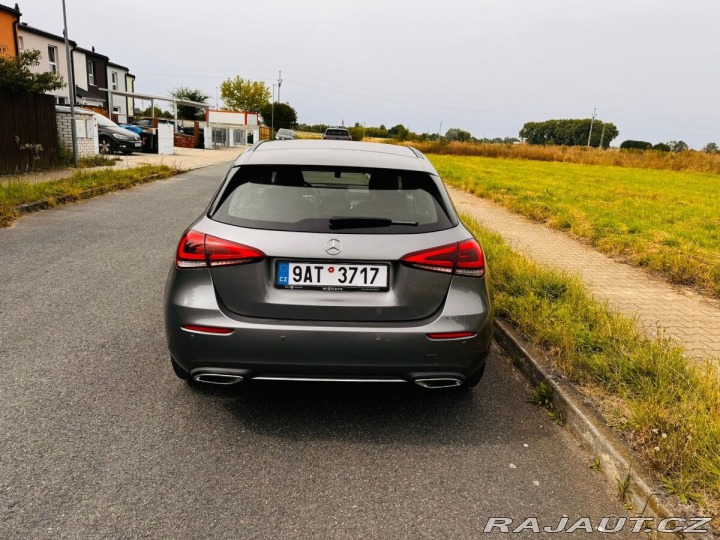 Mercedes-Benz A A180 Original Service Boo 2018