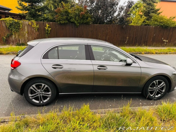 Mercedes-Benz A A180 Original Service Boo 2018