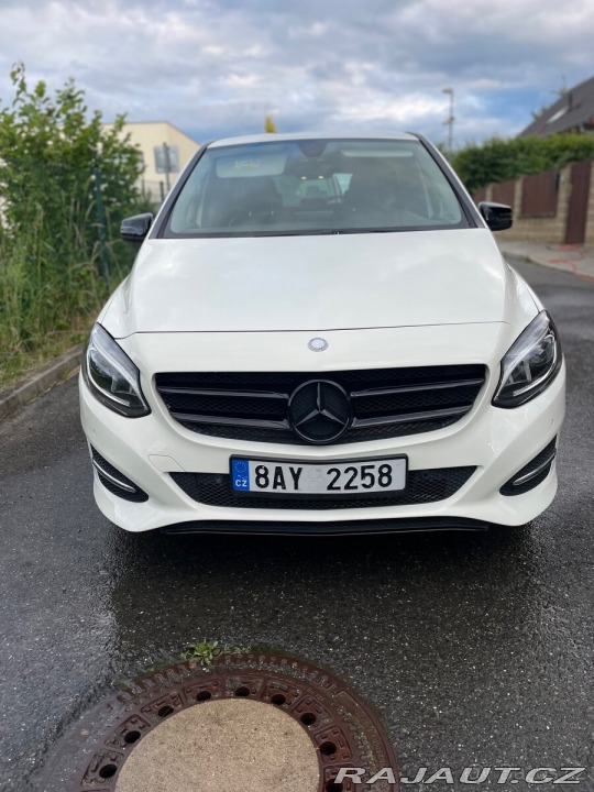 Mercedes-Benz B B180 2015
