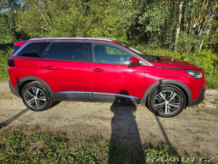 Peugeot 5008 1,5 59 000 km/ 1.majite 2020