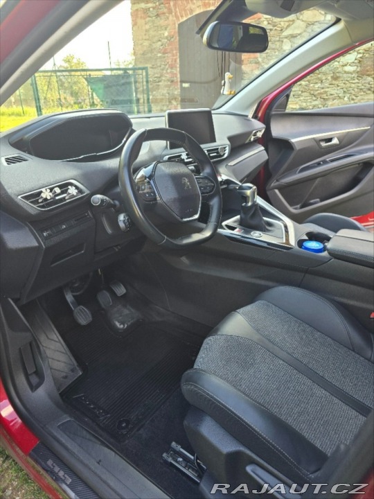 Peugeot 5008 1,5 59 000 km/ 1.majite 2020