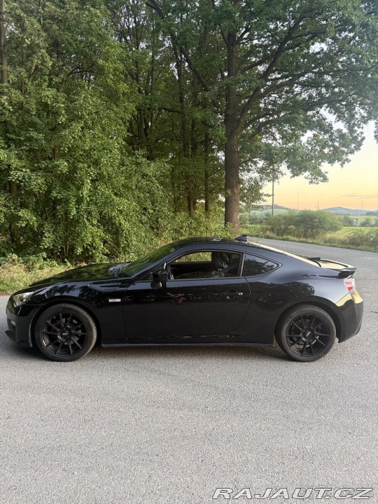 Subaru BRZ 2,0   147 kW automat 2013 2013