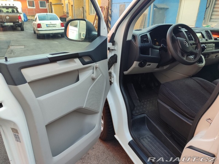 Volkswagen Caravelle 2,0 T6 tdi 2015