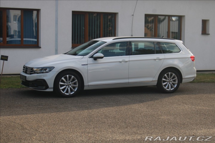 Volkswagen Passat 1,4 GTE PLUGIN Hybrid Kom 1800