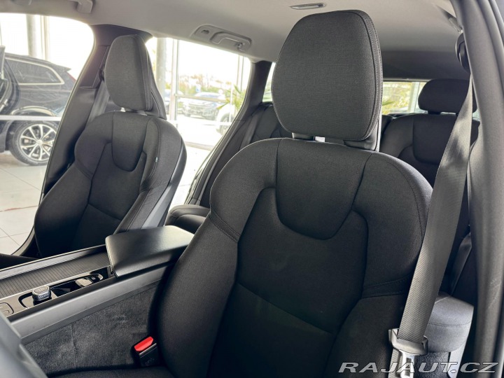 Volvo V60 B4 AUT*145kW*KeyLess*Tažn 2022